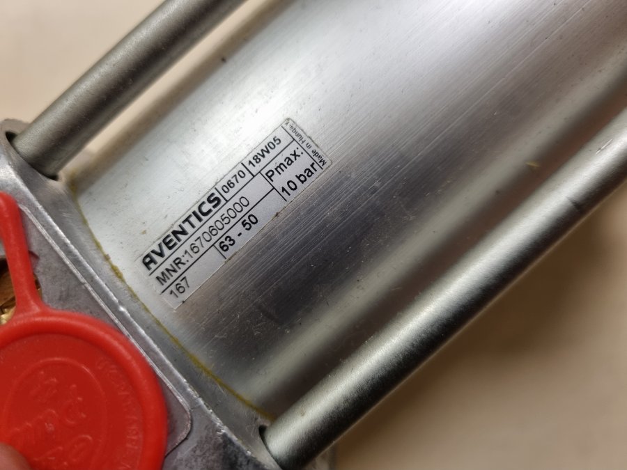 AVENTICS™ Vérin à tirant ISO 6431, Série 167 - 1670605000 - aventics