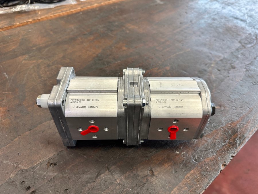 Pompe double rotation droite 17.9cc3/tr + 17.9cc3/tr - ALPA2-D-25+ALPA2-D-25 - Marzocchi