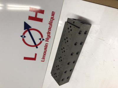 1st/PC embase cetop 3 6 postes  P er T  1/2 A et B 3/8  sortie latéral - 1815504831 - Bosch