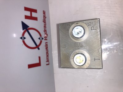 embase cetop 3 8 postesP et T 1/2 A sorties en dessous et B 3/8 - 1815504812 - Bosch